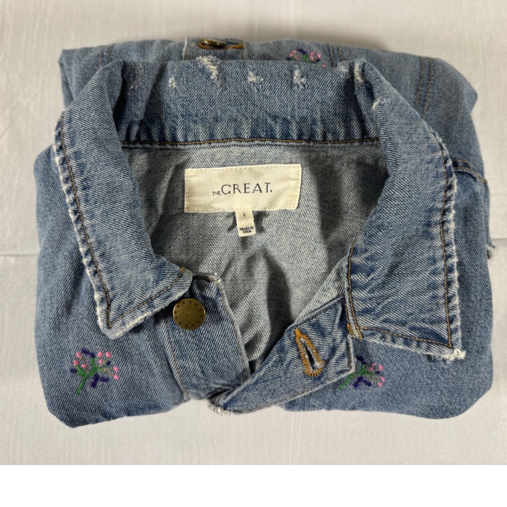 THE GREAT. Embroidered Floral Denim Jacket Light Wash Distressed Raw Hem Size 2 - Picture 2 of 6
